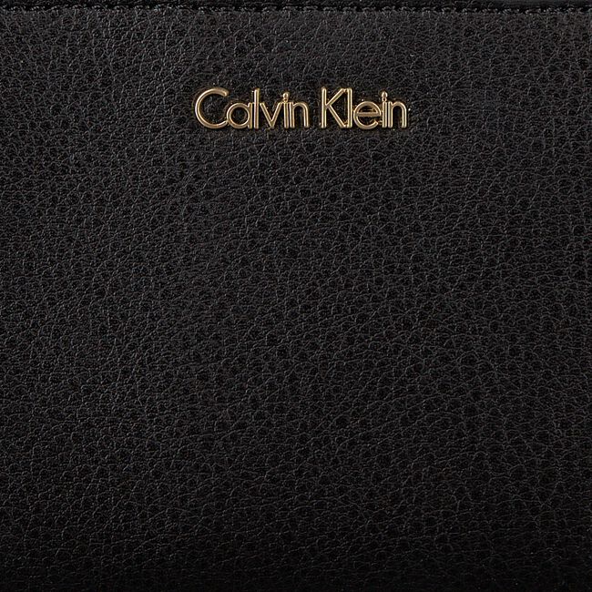 CALVIN KLEIN Porte-monnaie FRAME MEDIUM ZIP en noir - large