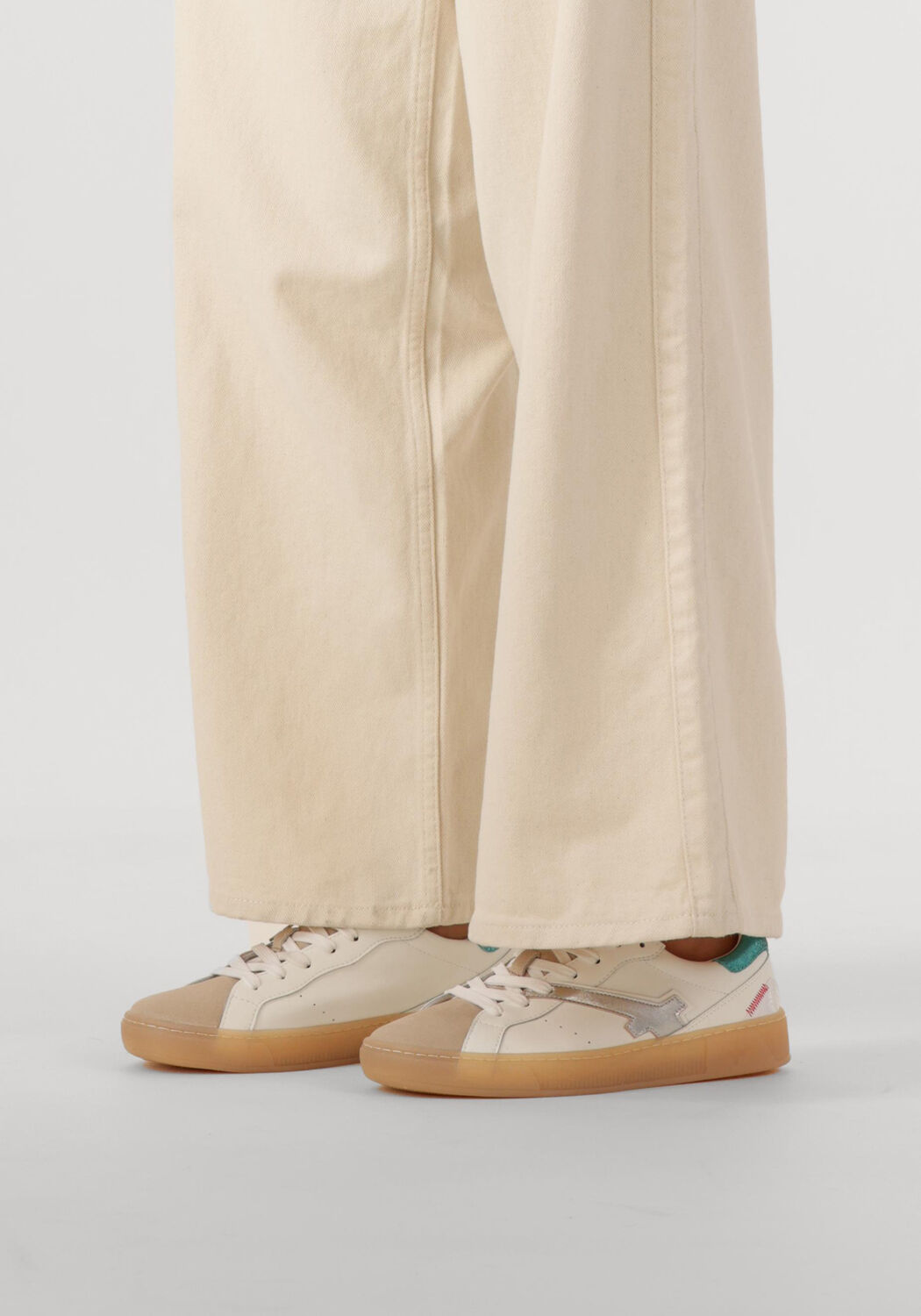 GIO+ Baskets basses BLUE en blanc - large