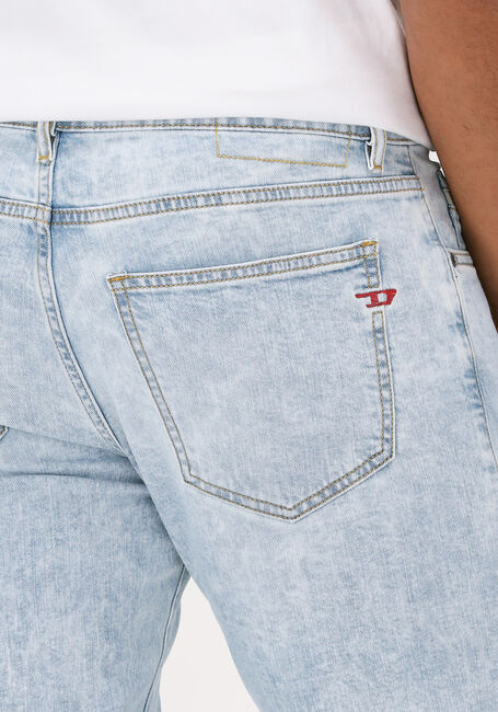 Lichtblauwe DIESEL Slim fit jeans 2019 D-STRUKT - large