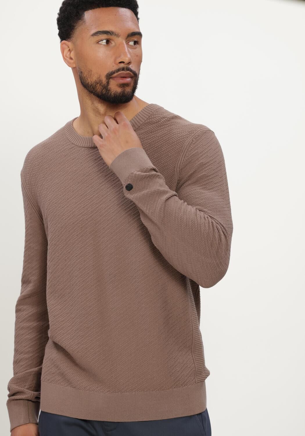 CAST IRON Pull CREWNECK REGULAR FIT COMFORT BLEND en marron - large