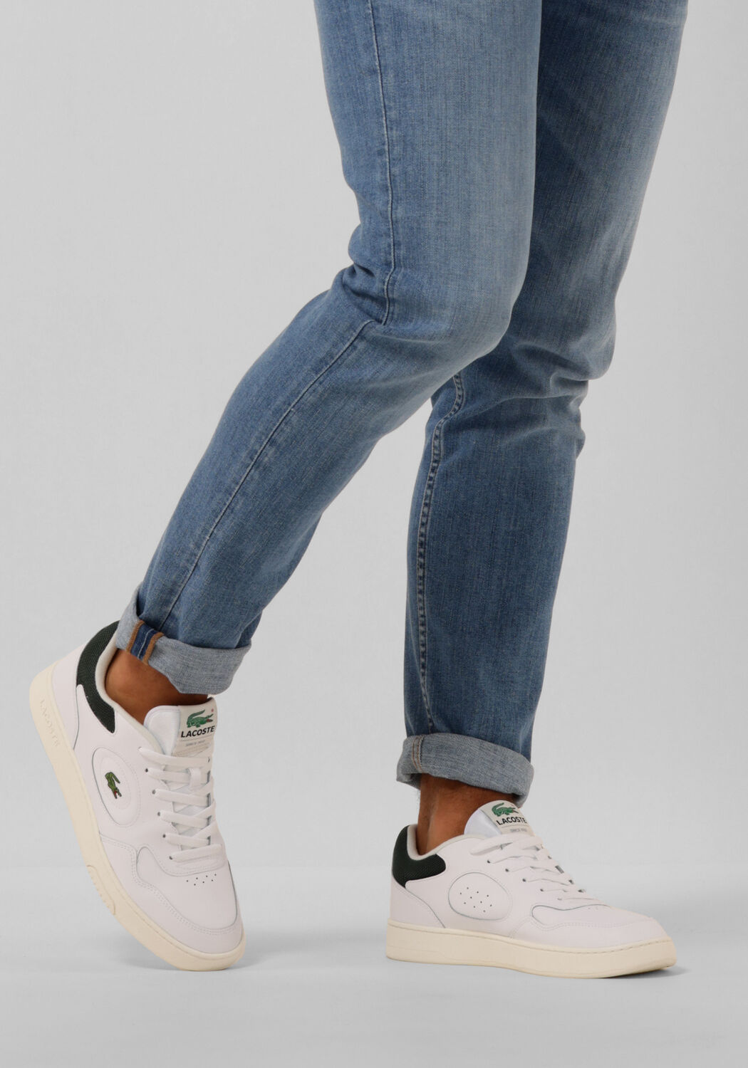 LACOSTE Baskets basses LINESHOT en blanc - large