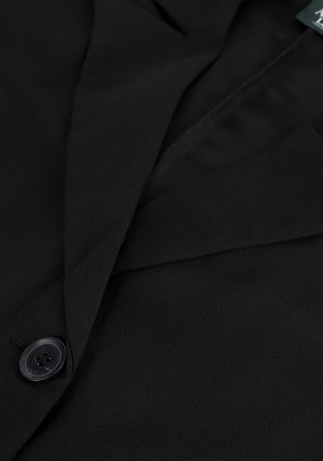 ANOTHER LABEL Combinaison FREJA JUMPSUIT en noir - large