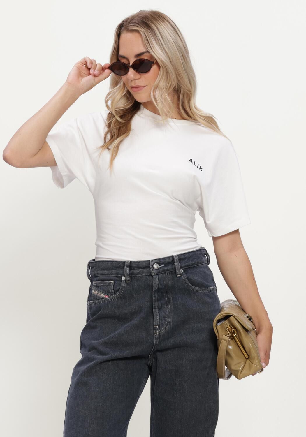 Witte ALIX THE LABEL T-shirt LADIES KNITTED BADWING T-SHIRT - large