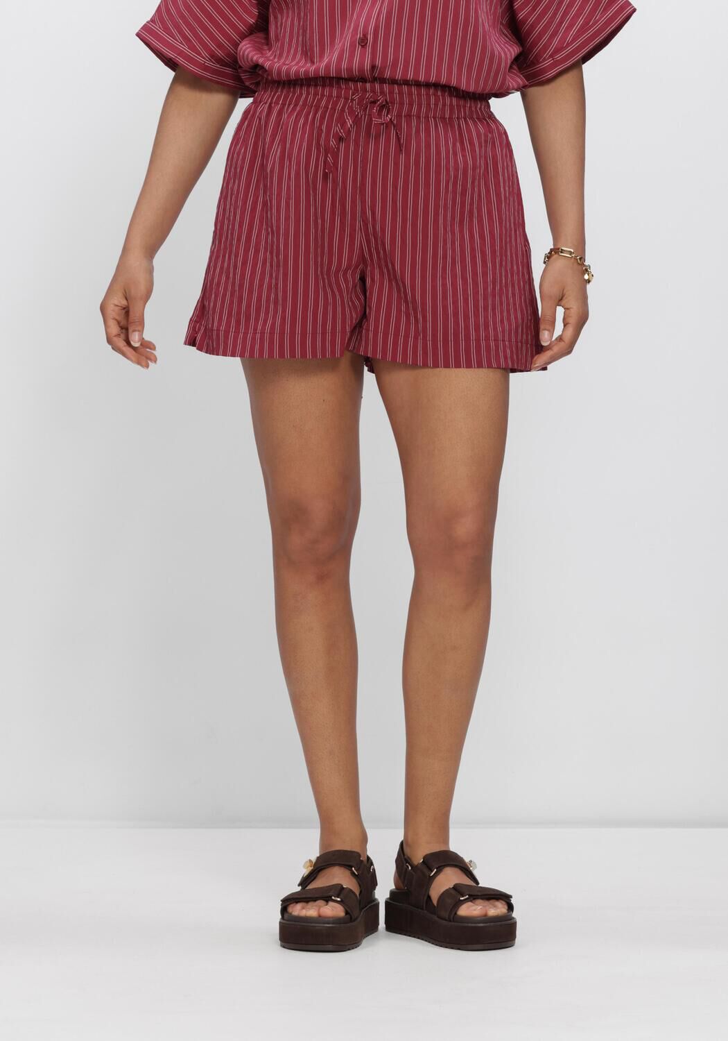 Rode CATWALK JUNKIE Broeken/jumpsuits STRIPED PULL ON SHORT - large