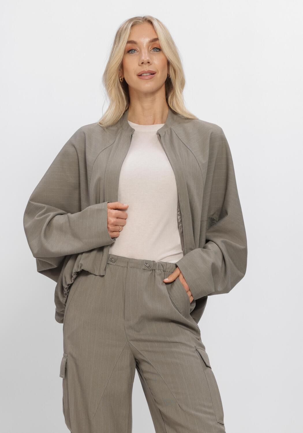 WITHBLACK Blazer WBLANNA STRIPE BATSLEVE JACKET en taupe - large