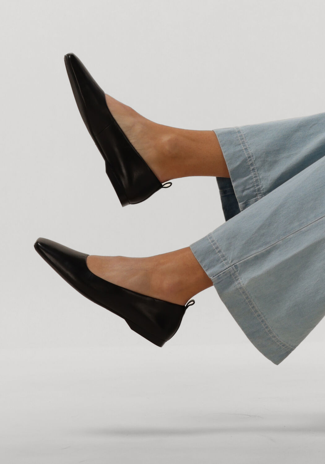 VAGABOND SHOEMAKERS DELIA 201 Slingbacks en noir - large