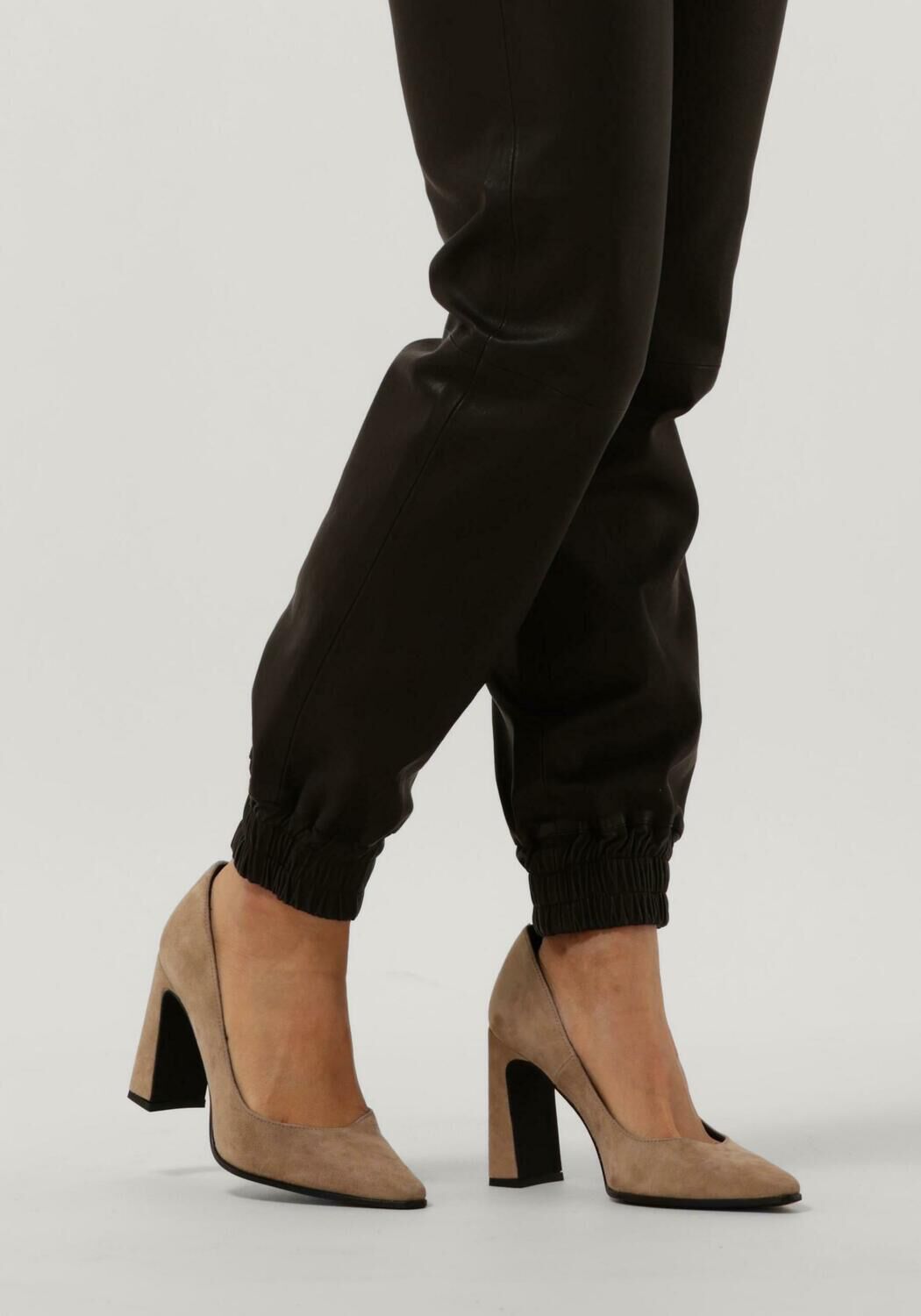 NOTRE-V Escarpins 11102 en taupe - large