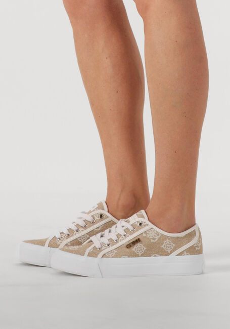GUESS Baskets basses JELEXA en beige - large