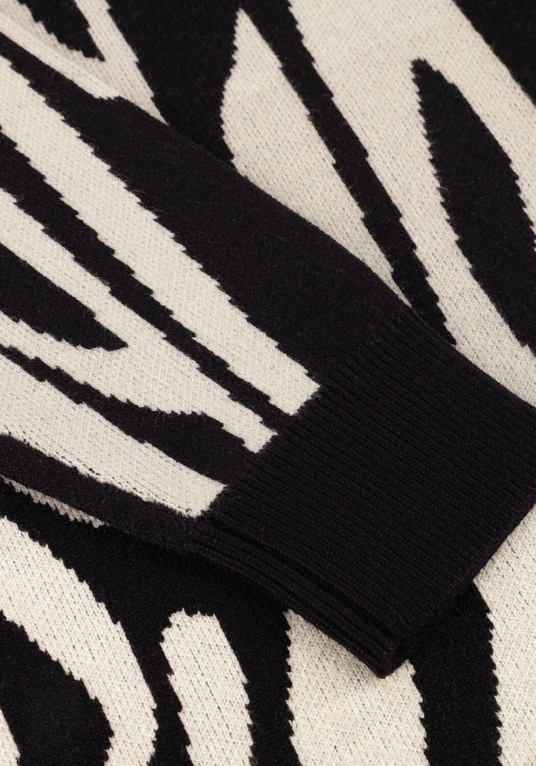 OBJECT Mini robe OBJRAY L/S KNIT DRESS AOP en multicolore - large