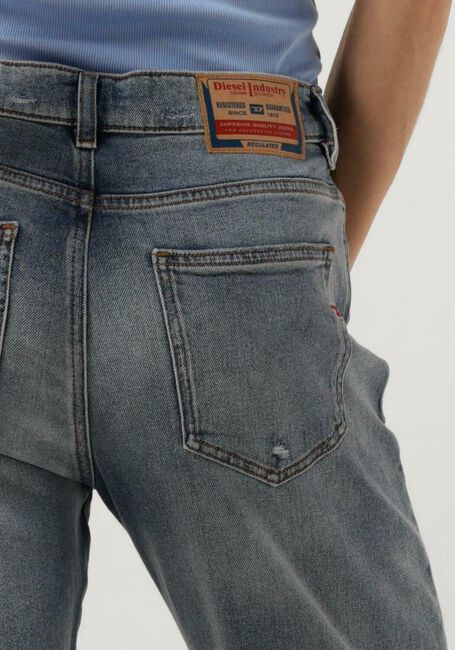 DIESEL Mom jeans 2016 D-AIR Bleu clair - large