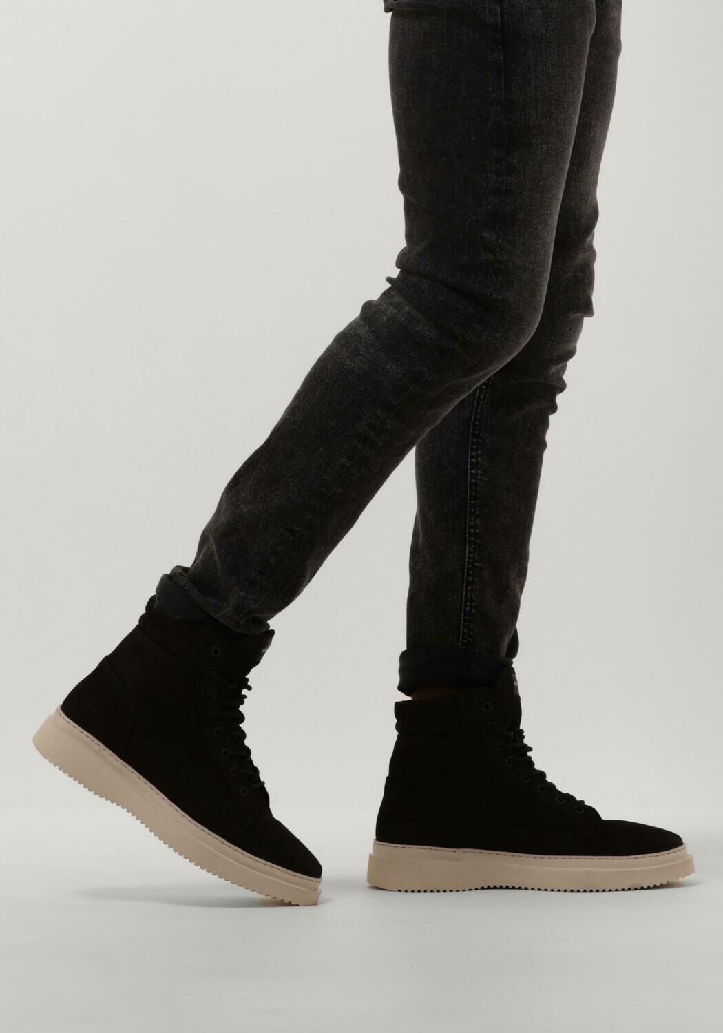 NUBIKK Bottines &agrave; lacets JONAH DUNE en noir - large