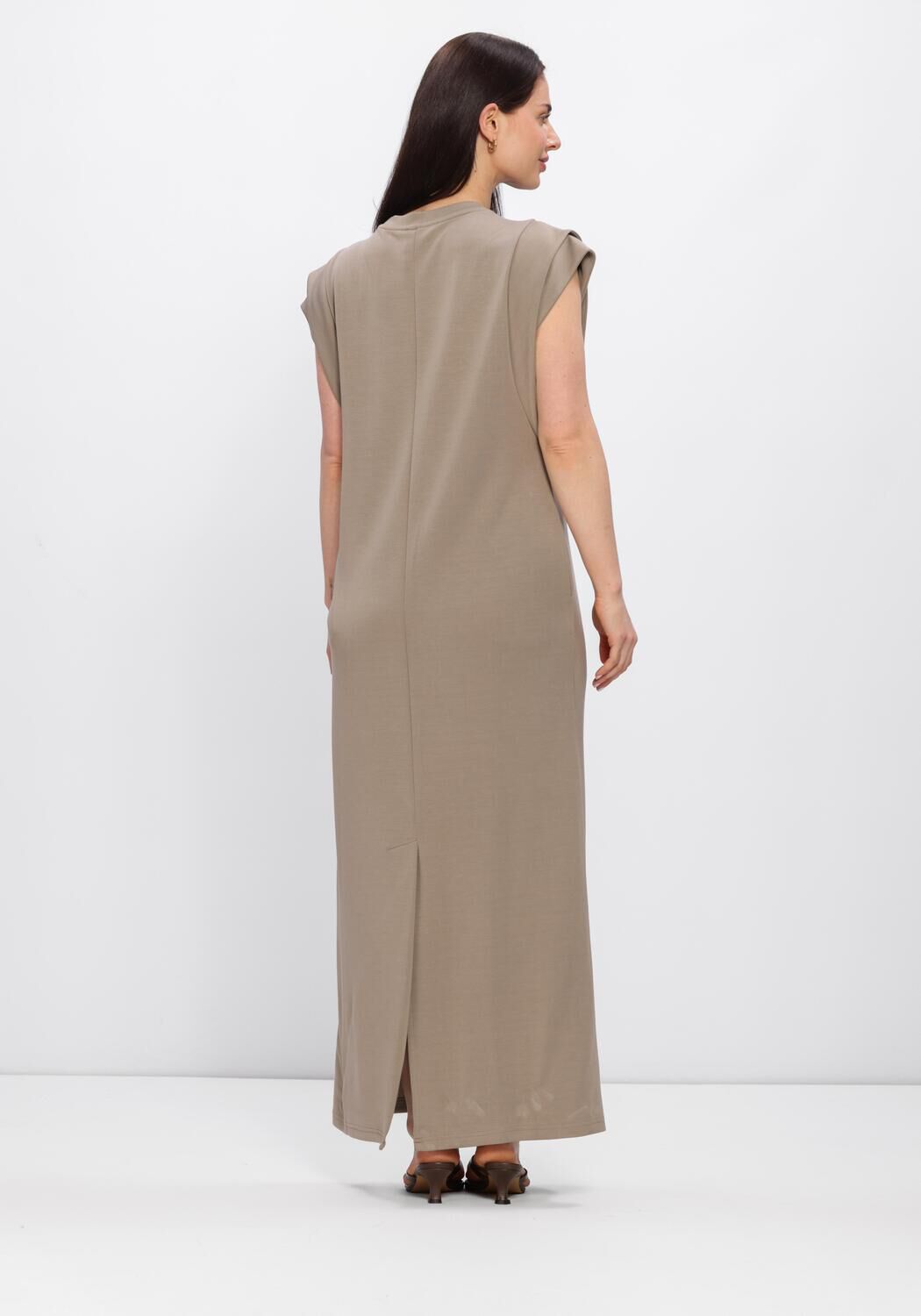 AIMEE THE LABEL Robe maxi SILVANA en taupe - large
