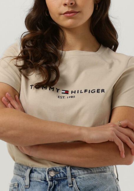 TOMMY HILFIGER T-shirt REGULAR HILFIGEER C-N TEE en beige - large