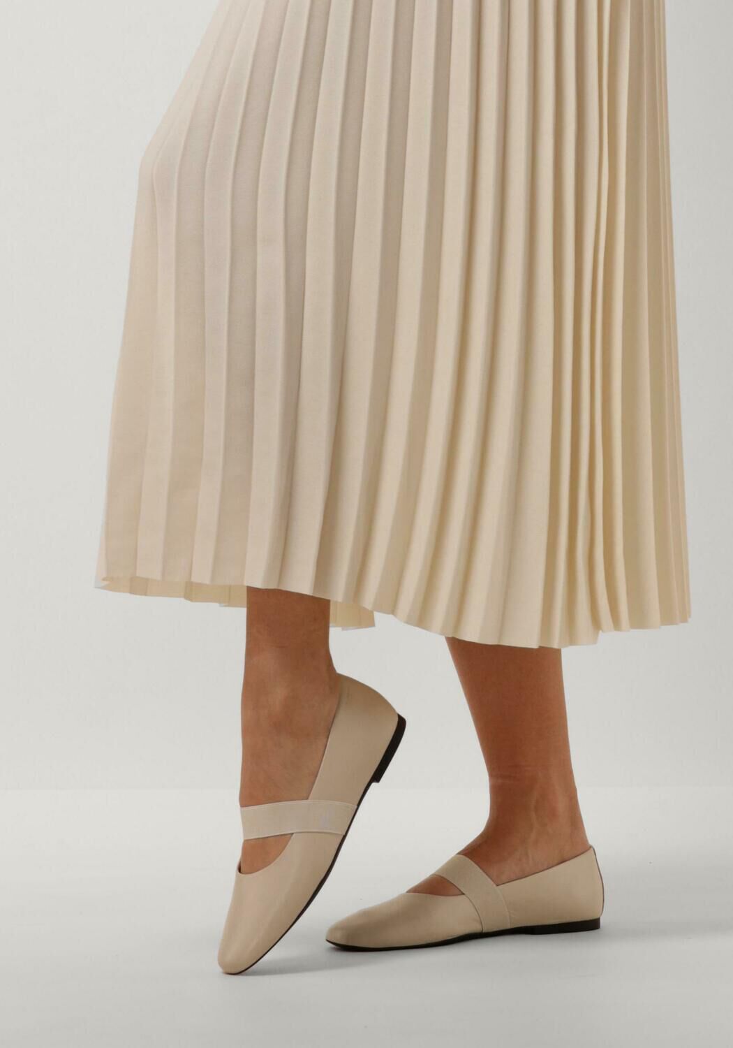 Witte VAGABOND SHOEMAKERS Ballerina's JOLIN 501 - large