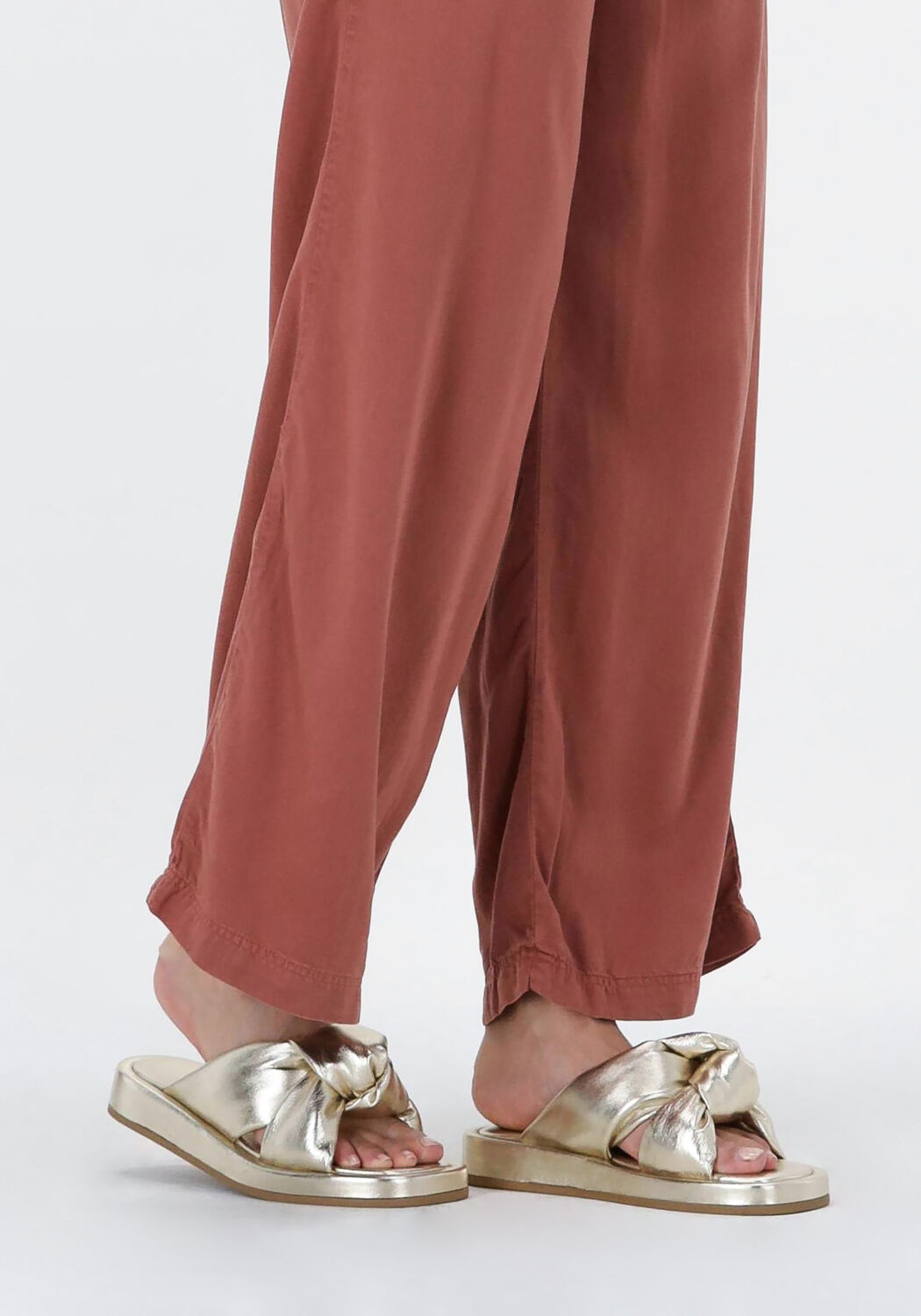 Gouden INUOVO Slippers 22857010 - large