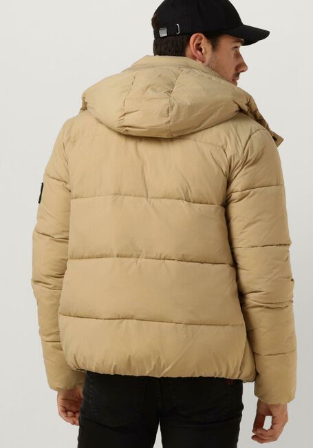 CALVIN KLEIN Veste matelassé ESSENTIALS NON DOWN JACKET en beige - large