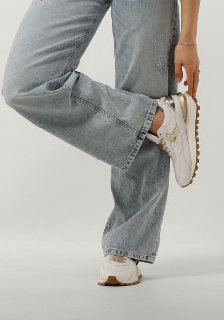 VOILE BLANCHE Baskets basses QWARK HYPE WOMAN en blanc - large