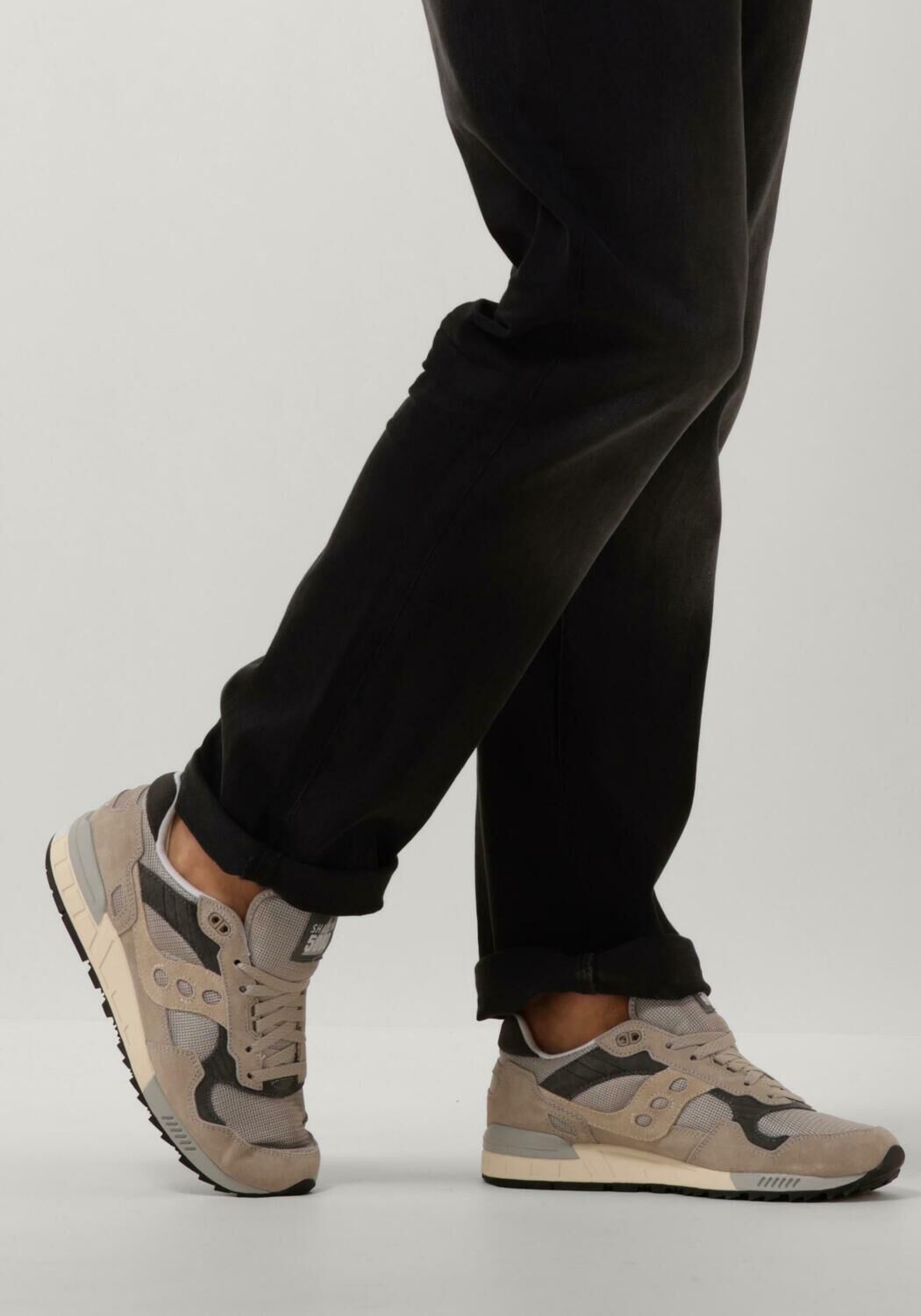 SAUCONY Baskets basses SHADOW 5000 W en gris - large