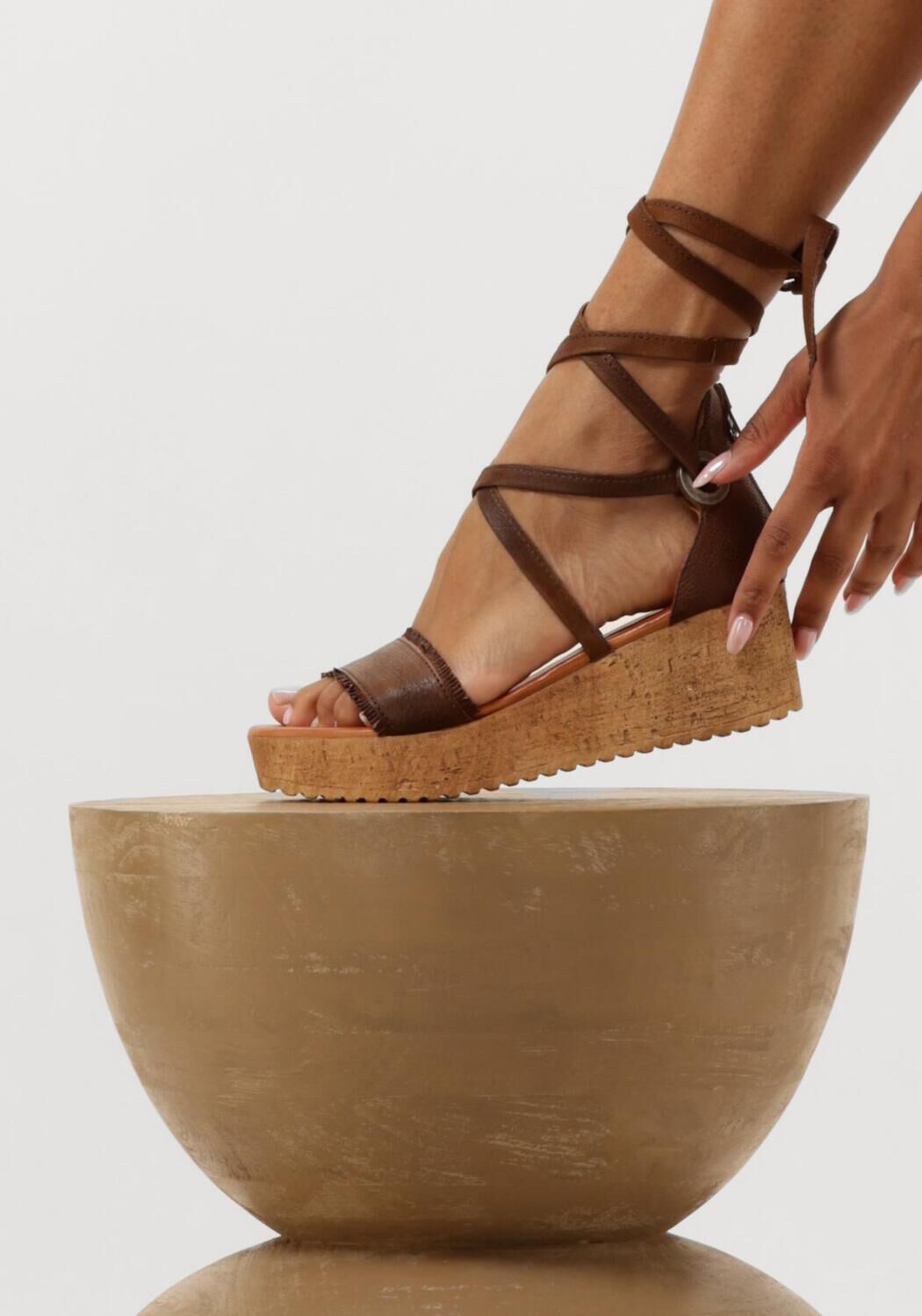 AYANA Sandales &agrave; talons 722007 en cognac - large