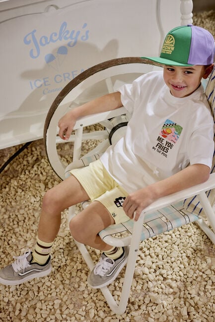 Z8 Pantalon courte LOUKA en jaune - large