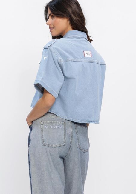 Lichtblauwe ALIX THE LABEL  LADIES WOVEN FLOWY DENIM SHORTSLEEVE BLOUSE - large