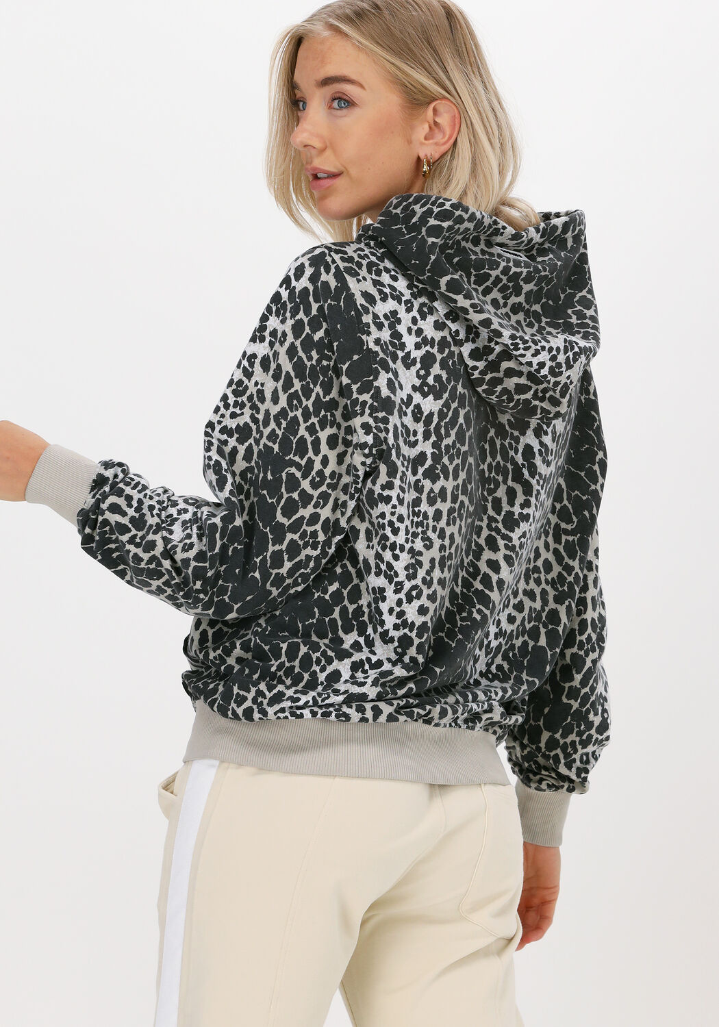 Chandail leopard shop