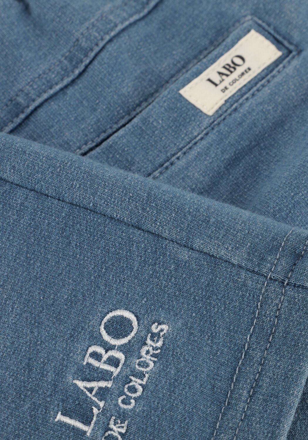 Labo de Colores Pantalon courte LEVI en bleu - large