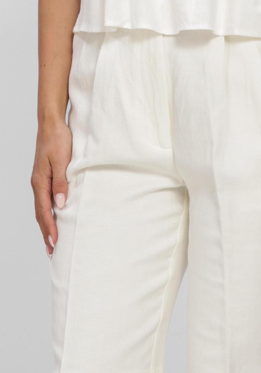 SECOND FEMALE LINO SHORT Pantalons en blanc - large