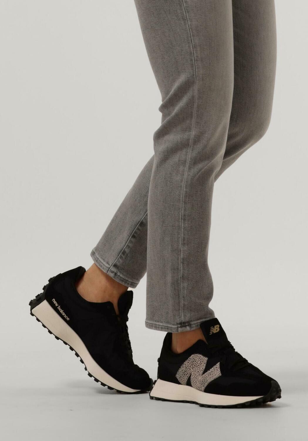 Zwarte sneaker store