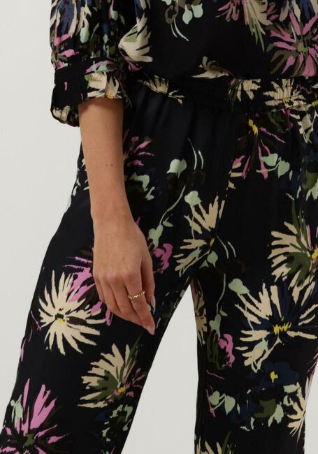 SCOTCH & SODA Pantalon large GIA - MID RISE WIDE LEG PRINTED SILKY TROUSERS en noir - large