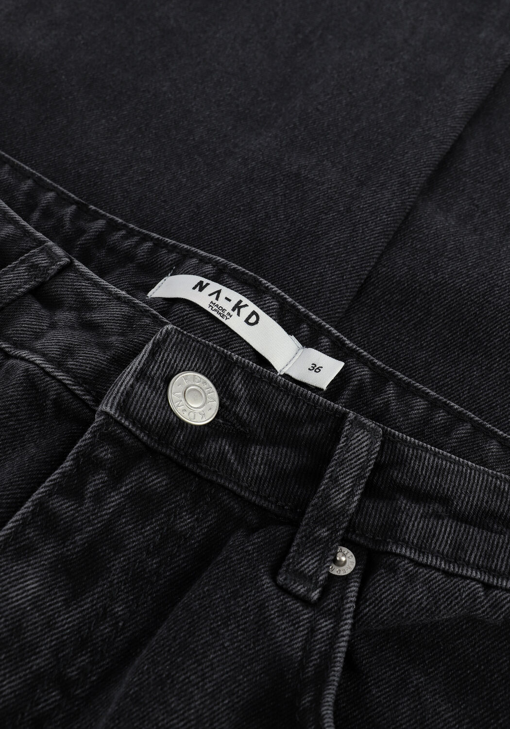 NA-KD Straight leg jeans DESTROYED STRAIGHT DENIM en noir - large