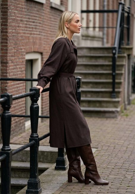 CO'COUTURE Robe midi ZELLACC BATWING DRESS en marron - large