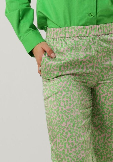 MODSTRÖM Pantalon CLARKE PRINT PANTS en vert - large