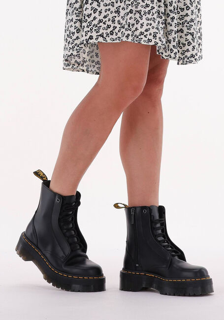 Goed opgeleid kleding stof tweedehands DR MARTENS Outlet | Tot 70% korting in de Sale | Omoda