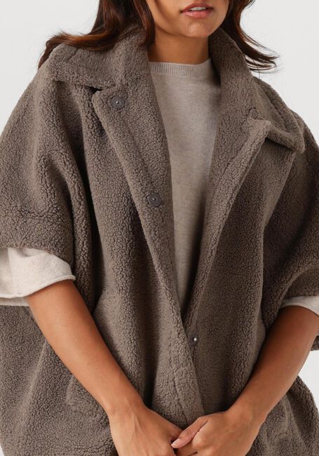 KNIT-TED Gilet TAM en taupe - large