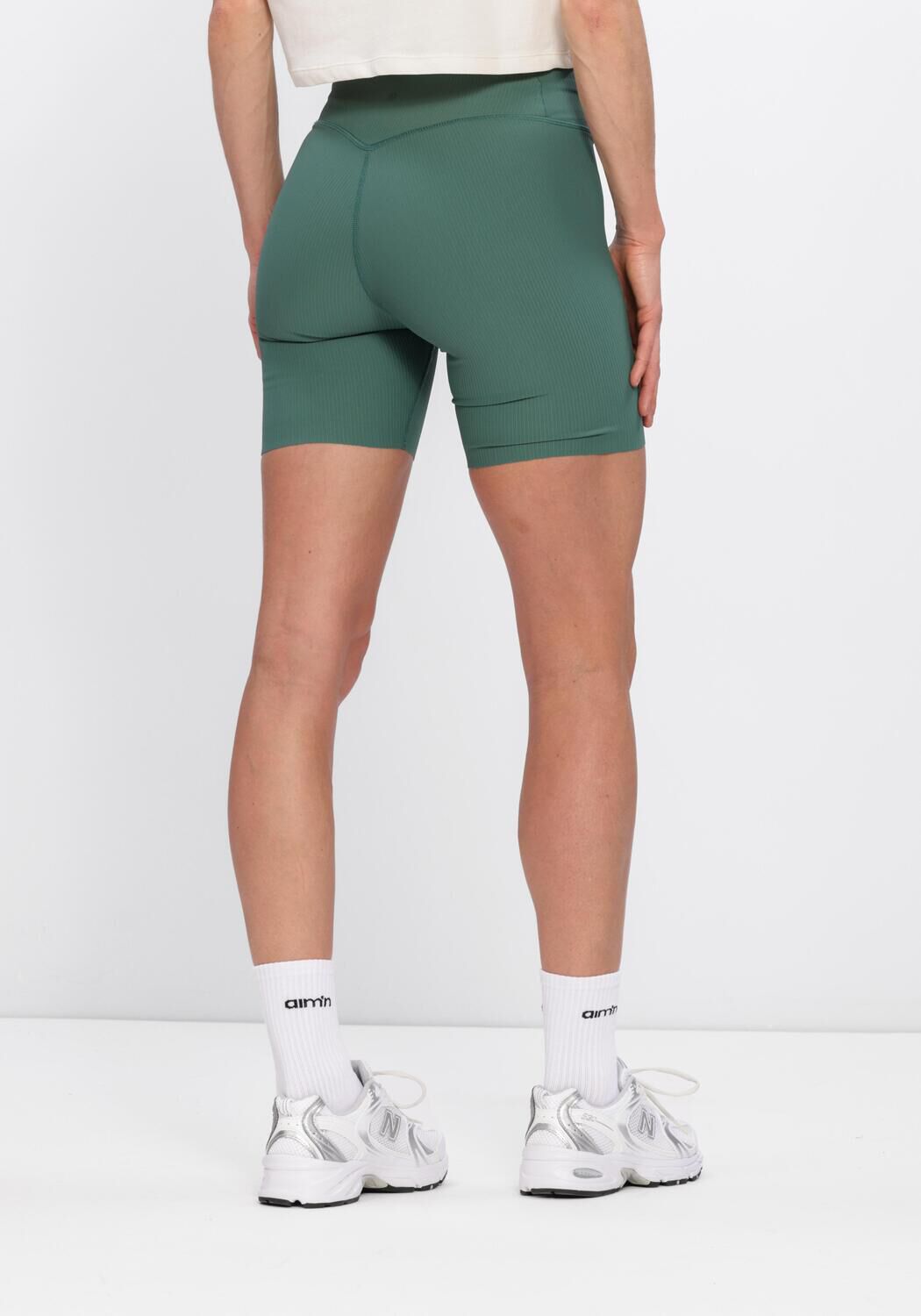 BJORN BORG STUDIO RIBBED SHORTS Pantalons en vert - large