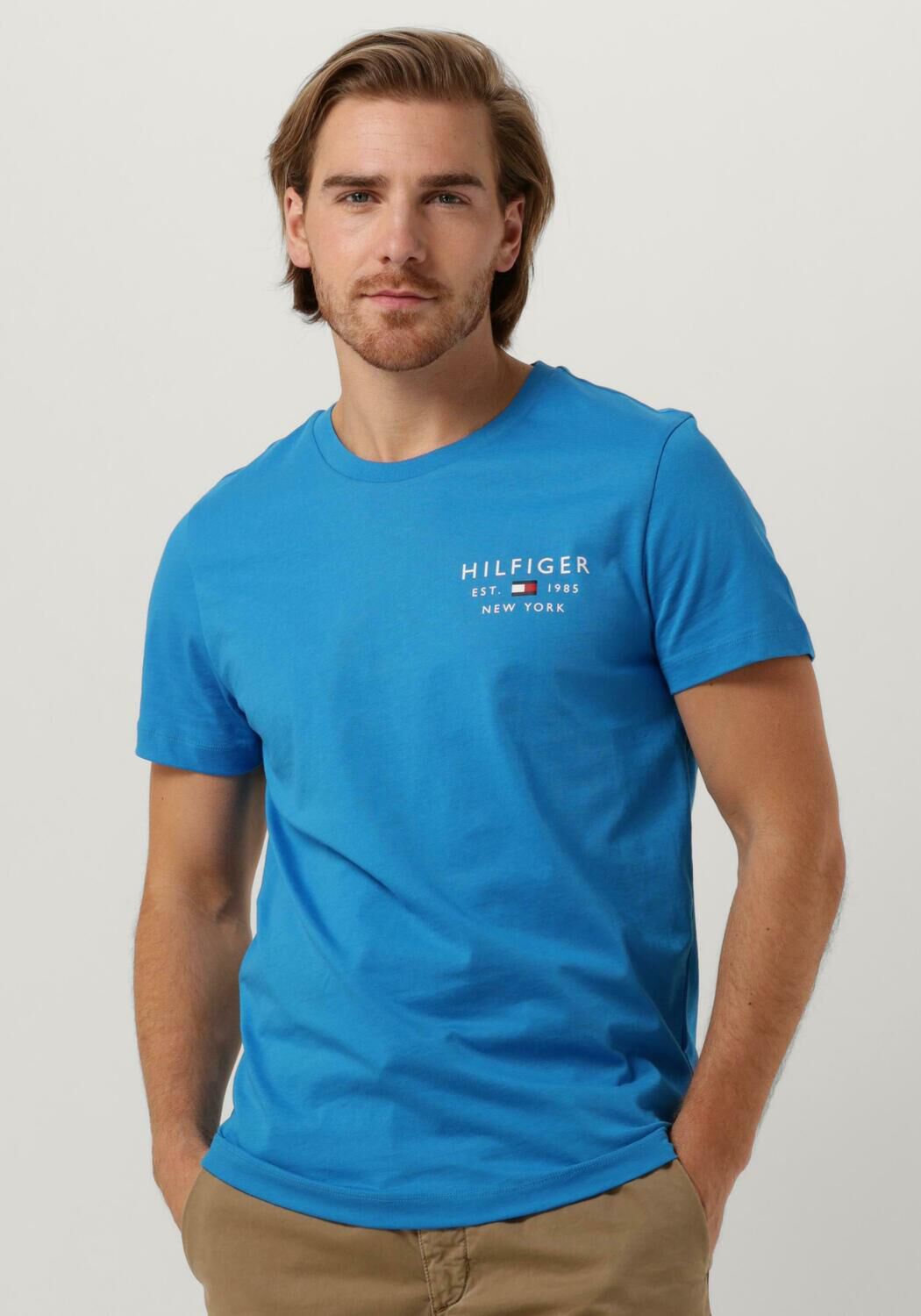 Tommy hilfiger small logo t shirt deals