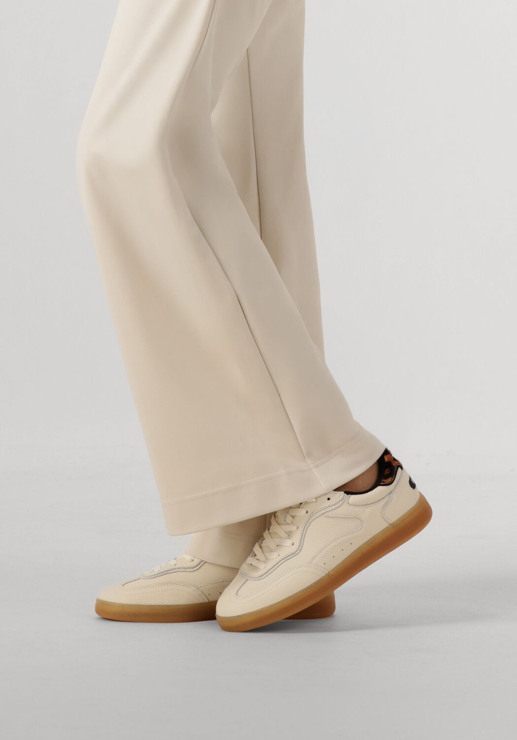 THE HOFF BRAND Baskets basses ALLEY en blanc - large