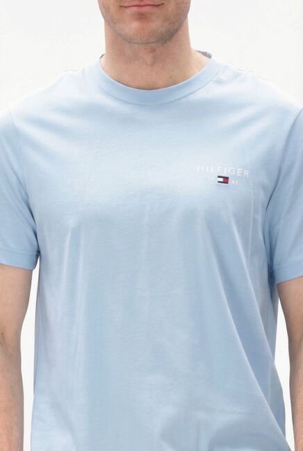 Lichtblauwe TOMMY HILFIGER T-shirt BRAND LOVE SMALL HILFIGER TEE - large