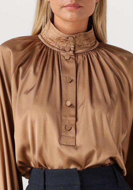 Gouden DEA KUDIBAL  NICOLA - large