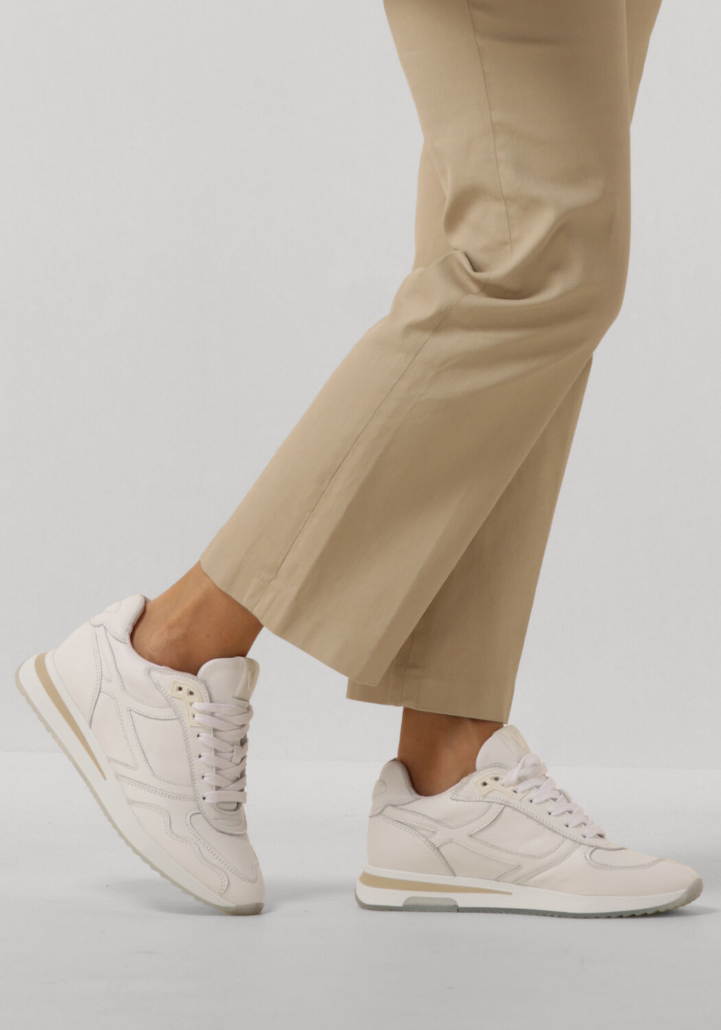 VIA VAI Baskets basses NORA en blanc - large