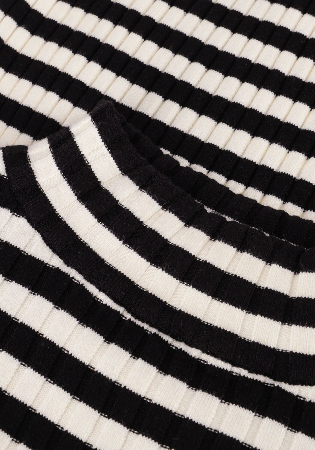 EDITED JANNICE JUMPER Hauts & T-shirts en blanc - large