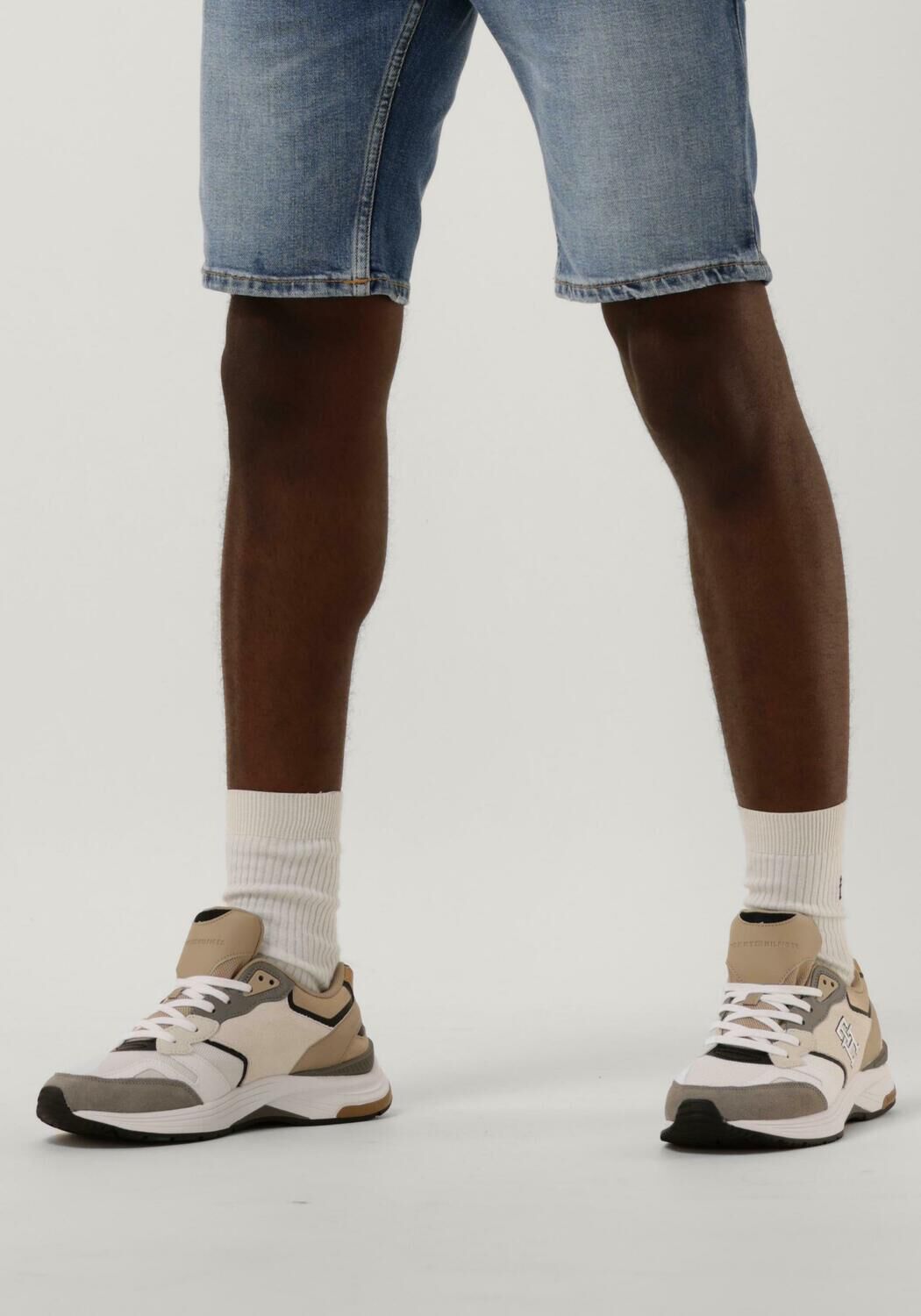 TOMMY HILFIGER Baskets basses MODERN PREP en beige - large