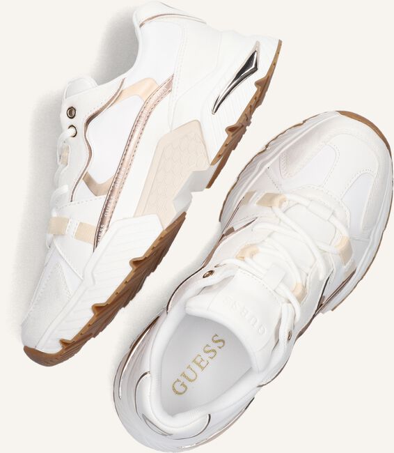 Witte GUESS Sneakers CARRLI Witte GUESS Sneakers CARRLI - large