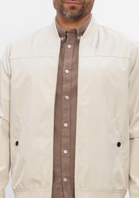 MATINIQUE Jack MACLAY &Eacute;cru - large