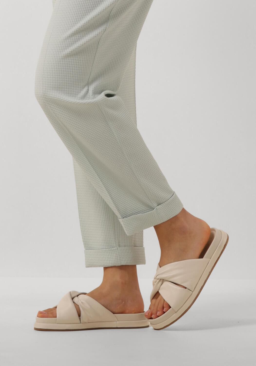 Beige BLASZ Slippers LPMAG-14 - large