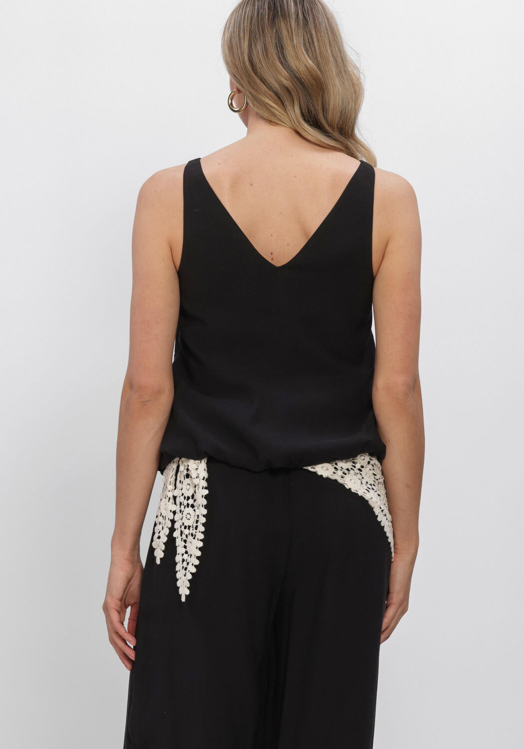 EDITED ZOJA PEPLUM TOP Hauts & T-shirts en noir - large