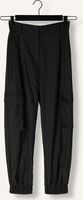 Y.A.S. Pantalon cargo YASPENNI HW ANKLE PANT en noir Y.A.S. Pantalon cargo YASPENNI HW ANKLE PANT en noir - medium