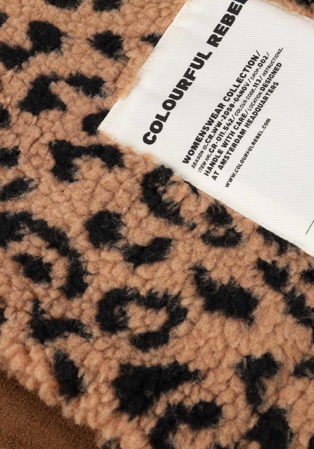 COLOURFUL REBEL Gilet YONI LEOPARD TEDDY GILET en marron - large