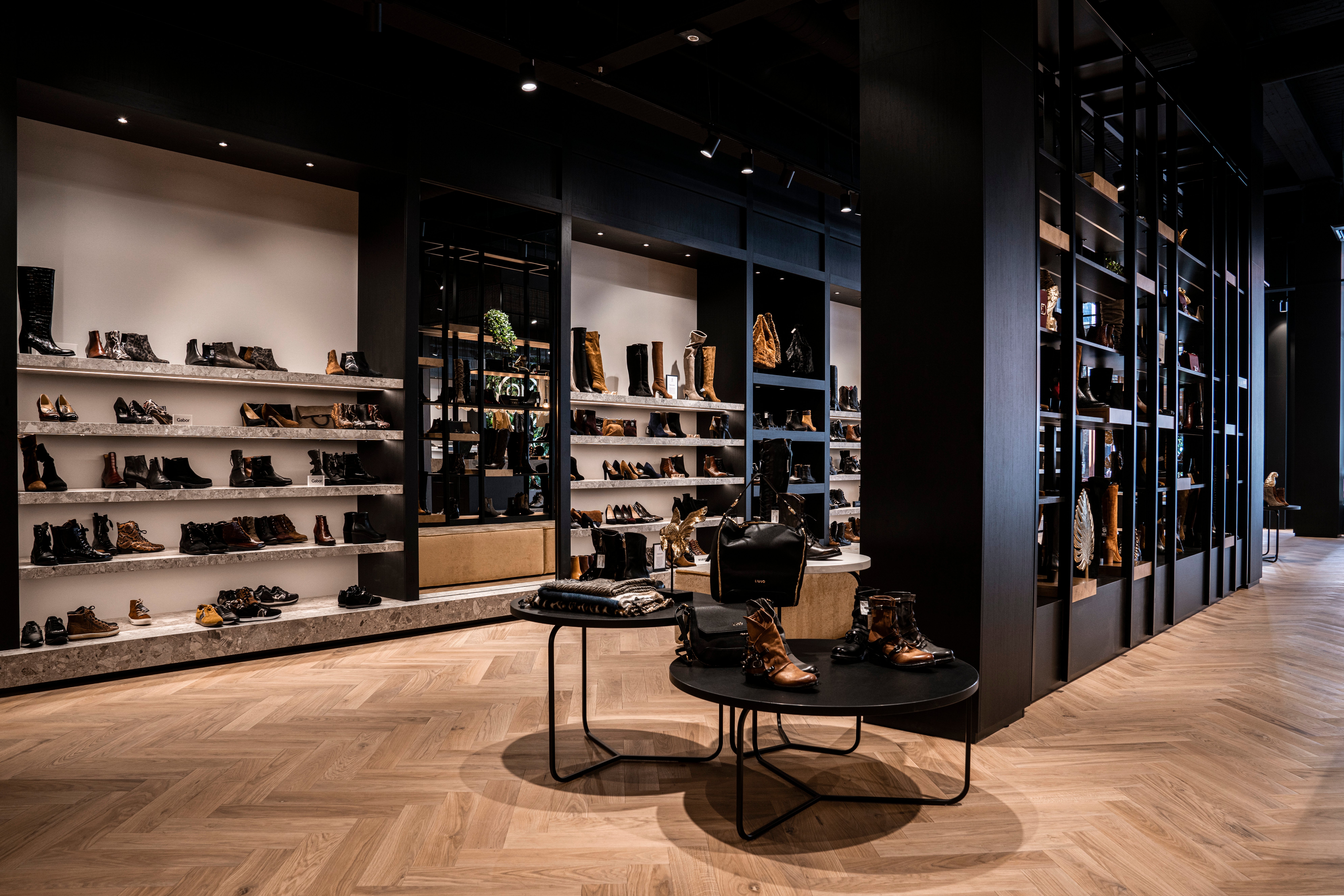 Store image 3